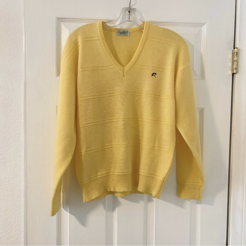 Vintage Women’s Arnold Palmer Renown Yellow V-Neck Sweater Preppy Golf Spring